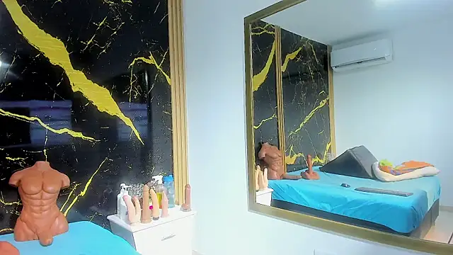 AdrianaVegga online show from March 11, 2026, 3:00 am