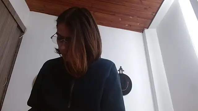 Crystal Star  online show from February 23, 2026, 1:12 pm