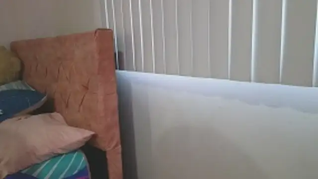 Crystal Star  online show from November 5, 2025, 10:51 am