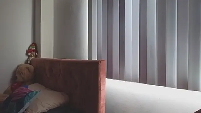 Crystal Star  online show from November 24, 2025, 3:23 pm