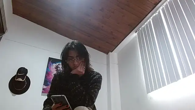 Crystal Star  online show from March 24, 2026, 2:39 pm