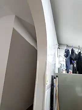 Crystal Star  online show from December 21, 2025, 11:05 pm