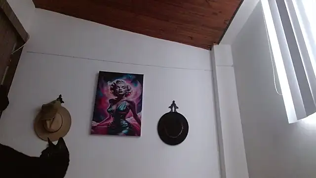 Crystal Star  online show from March 12, 2026, 12:42 pm