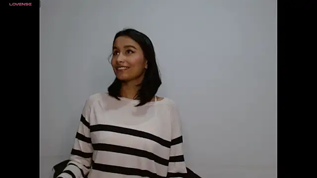 Gia Lee online show from November 8, 2025, 3:21 am