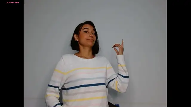 Gia Lee online show from March 10, 2026, 3:43 am