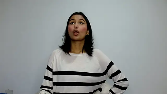 Gia Lee online show from September 30, 2025, 2:28 am