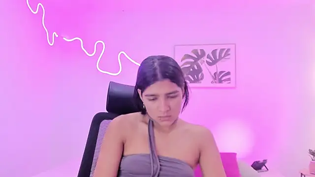 Snapshot of Cherrydollxx chatting on November 2, 2025, 11:37 am Cherrydollxx online show from November 2, 2025, 11:37 am