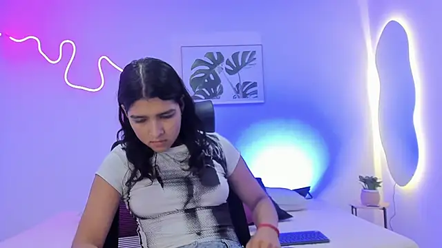 Snapshot of Cherrydollxx chatting on November 13, 2025, 11:36 am Cherrydollxx online show from November 13, 2025, 11:36 am