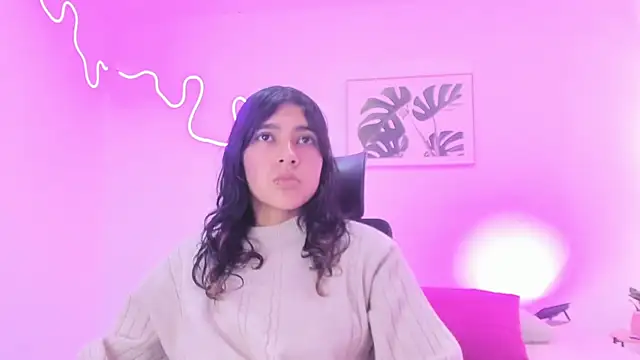 Snapshot of Cherrydollxx chatting on November 5, 2025, 12:19 pm Cherrydollxx online show from November 5, 2025, 12:19 pm