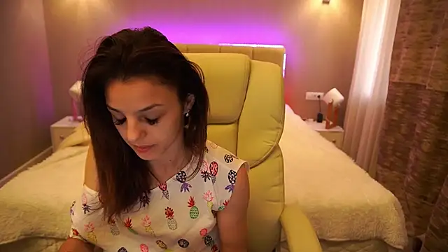 AnitaBambie online show from September 18, 2025, 5:54 am