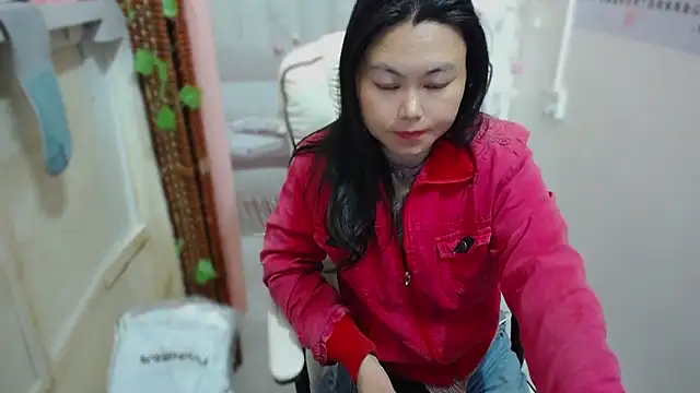 KateCondon online show from March 18, 2026, 11:24 am