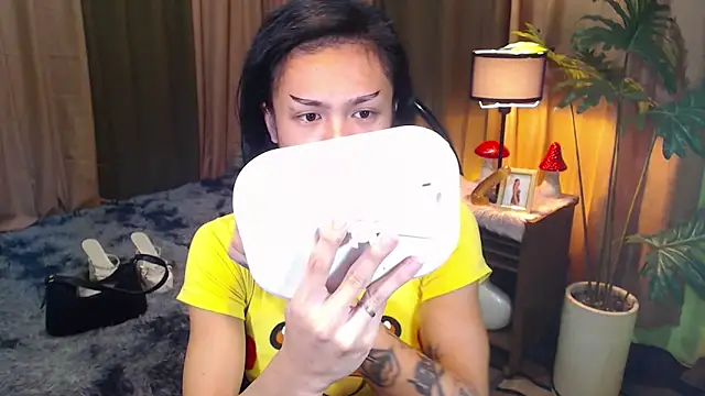 WILDROXIE online show from September 22, 2025, 10:49 pm