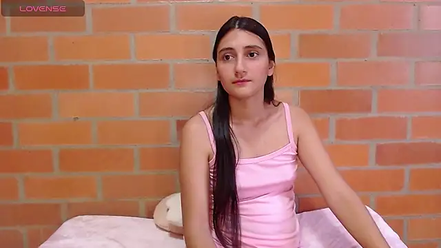 Montserrat Jay online show from October 2, 2025, 2:09 pm