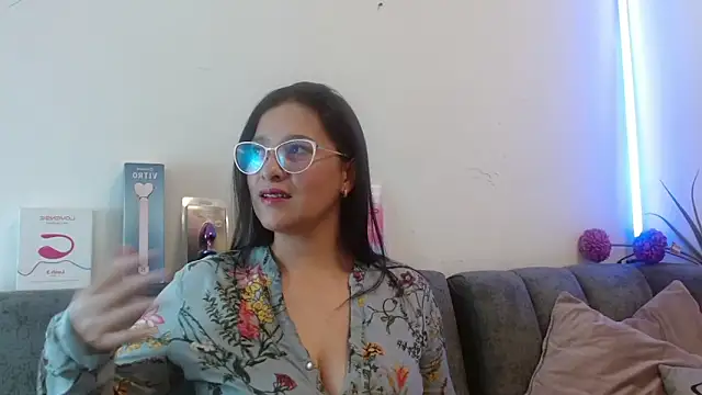 Snapshot of Alana_steel_1 chatting on March 27, 2026, 7:26 pm Alana steel 1 online show from March 27, 2026, 7:26 pm