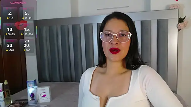 Snapshot of Alana_steel_1 chatting on April 4, 2026, 12:01 pm Alana steel 1 online show from April 4, 2026, 12:01 pm