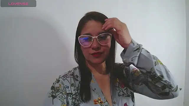 Snapshot of Alana_steel_1 chatting on July 22, 2026, 12:23 am Alana steel 1 online show from July 22, 2026, 12:23 am