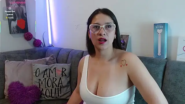 Snapshot of Alana_steel_1 chatting on April 10, 2026, 7:32 pm Alana steel 1 online show from April 10, 2026, 7:32 pm