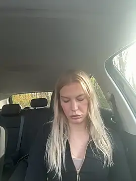 Chloemillerrxx online show from November 12, 2025, 1:26 pm