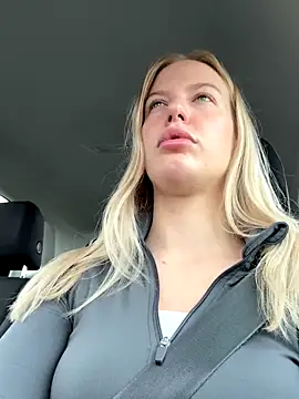 Chloemillerrxx online show from September 13, 2025, 2:17 pm