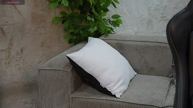 Naomi 054 online show from September 20, 2025, 10:20 am