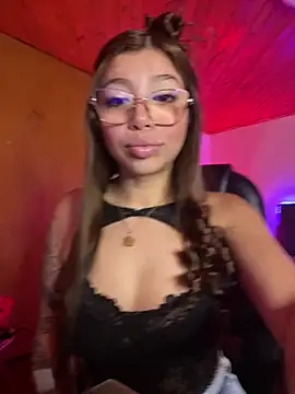 Snapshot of Maddy_Piink chatting on February 18, 2026, 4:36 pm Maddy Piink online show from February 18, 2026, 4:36 pm