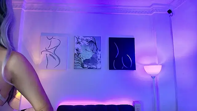 Zoe wang online show from September 11, 2025, 4:23 am