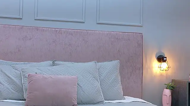 Snapshot of Camila_Hill_ chatting on February 10, 2026, 4:28 pm Camila Hill online show from February 10, 2026, 4:28 pm