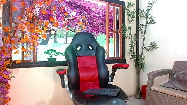 Juliette Miel online show from October 10, 2025, 8:59 am