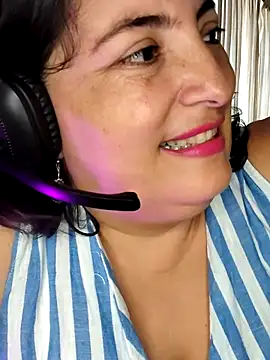 lina maria99 online show from October 4, 2025, 7:04 pm