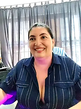 lina maria99 online show from November 5, 2025, 8:34 pm