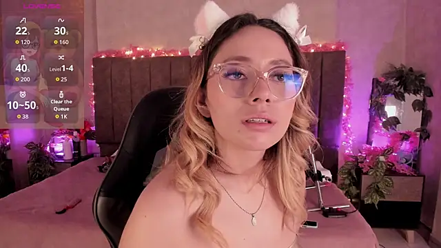 LanaMills  online show from July 18, 2026, 5:27 am