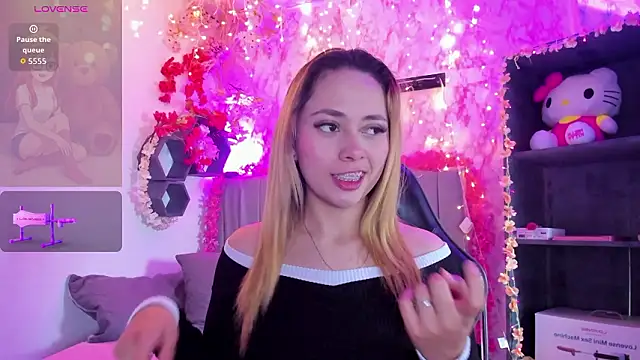 LanaMills  online show from February 1, 2026, 5:27 am