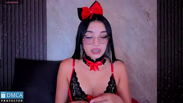 stepha   online show from March 11, 2026, 7:08 pm