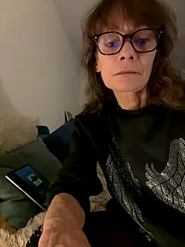 Chris06d22xh online show from October 20, 2025, 7:03 pm