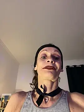 Chris06d22xh online show from June 16, 2026, 8:09 pm