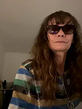 Chris06d22xh online show from October 3, 2025, 6:42 pm