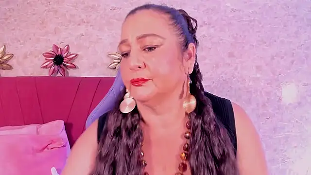 PalomaLombardi online show from January 13, 2026, 8:02 pm