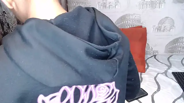 Snapshot of Lunalee chatting on June 11, 2026, 10:01 am Lunalee online show from June 11, 2026, 10:01 am