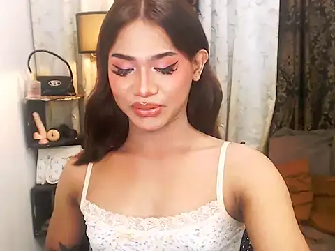 Snapshot of asianlatina69 chatting on September 13, 2025, 10:15 am asianlatina69 online show from September 13, 2025, 10:15 am