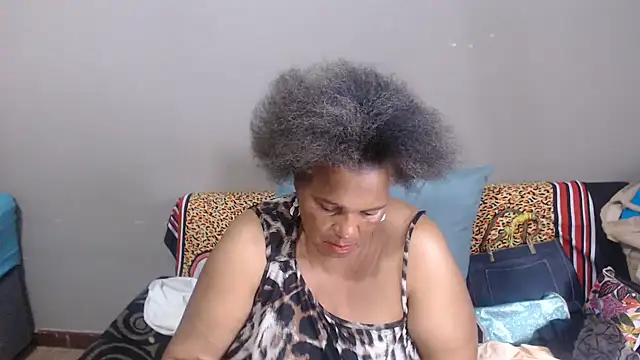 Snapshot of GrandBustyMelon chatting on August 3, 2026, 5:37 am GrandBustyMelon online show from August 3, 2026, 5:37 am