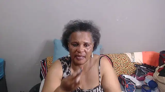 Snapshot of GrandBustyMelon chatting on July 2, 2026, 5:13 am GrandBustyMelon online show from July 2, 2026, 5:13 am
