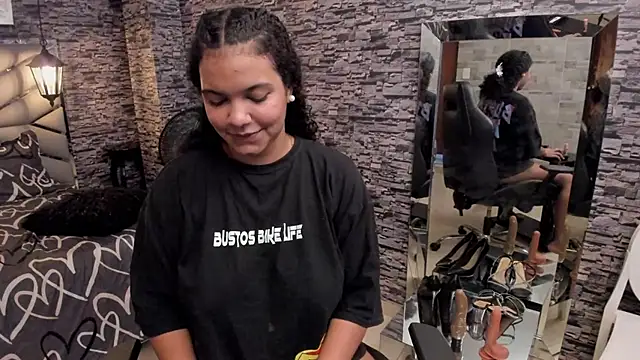 BellyBigBoobs online show from February 1, 2026, 5:33 pm