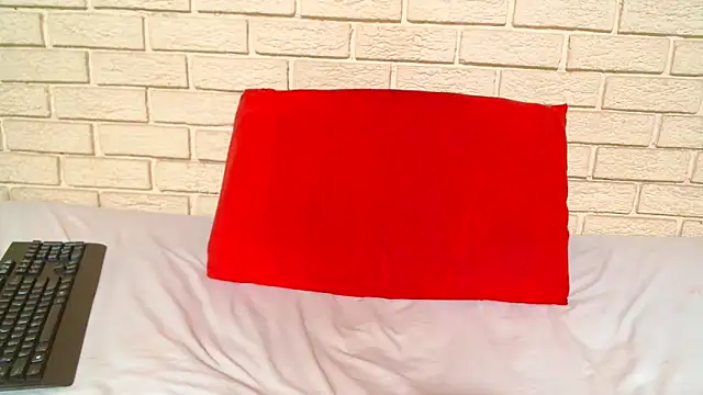 TALLHORNYBEAR online show from March 12, 2026, 4:55 pm