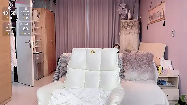 Y2Luvk online show from October 2, 2025, 10:57 pm