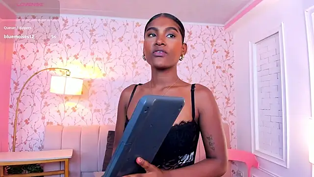 halleylorens online show from June 13, 2026, 7:12 pm