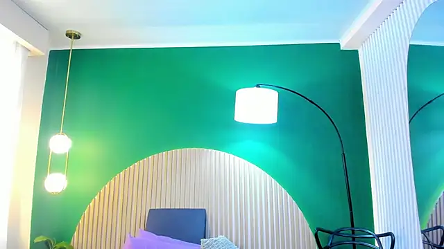 halleylorens online show from November 22, 2025, 7:24 pm