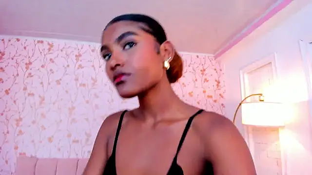 halleylorens online show from July 6, 2026, 7:05 pm