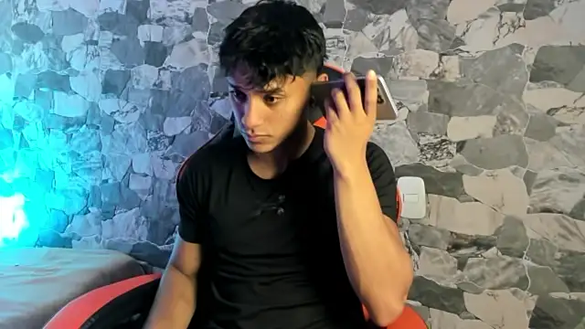 ZYZZ1312 online show from May 19, 2026, 2:02 pm