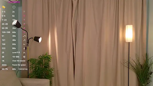 lisabaus online show from November 21, 2025, 7:07 am