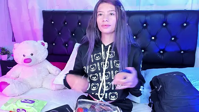 Sofiia cute  online show from September 19, 2025, 3:43 am